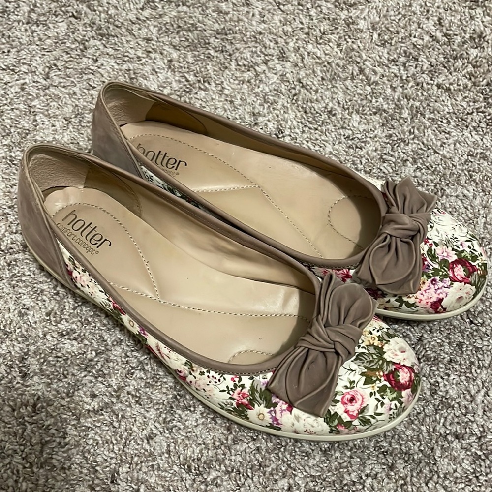 Hotter Comfort Concept Floral Flats w/Taupe Bow Women’s Size 11